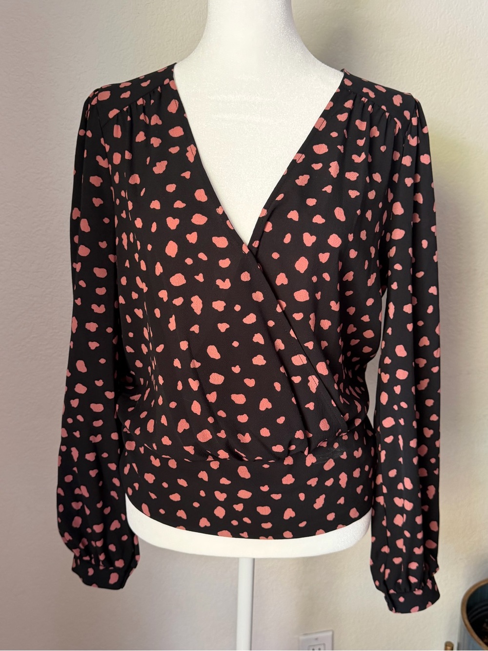 All In Favor Pink Black Abstract Spot Surplice Wrap Blouse Smocked Back S/M